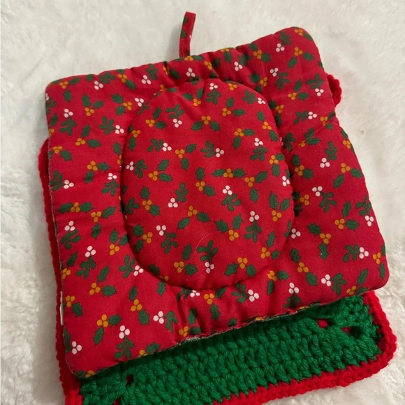 Vintage Christmas Handmade Pot Holders Crocheted Poinsettia & Teddy Bear Drummer - Picture 4 of 9